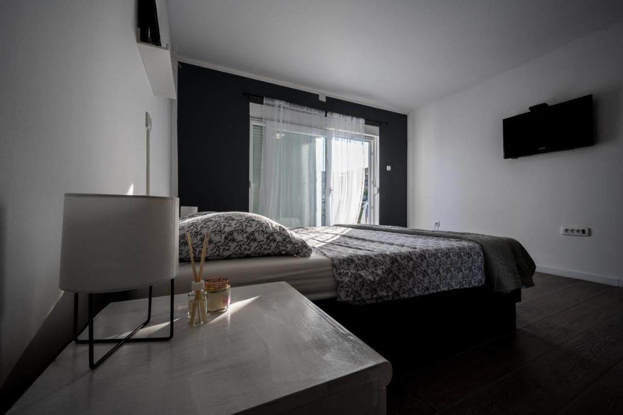 שיבניק Hedonist Apartment מראה חיצוני תמונה